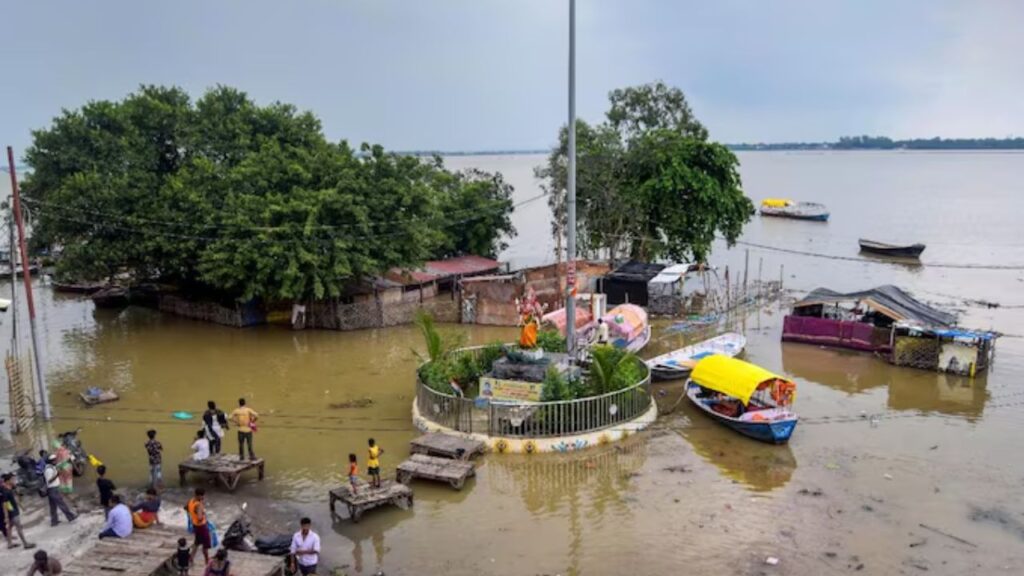 Ganga and Yamuna water levels rising rapidly