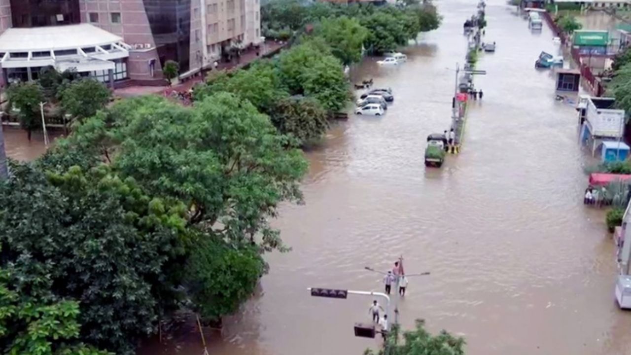 UP: 9 killed due to rain havoc in state; IMD alert heavy rain in 46 districts