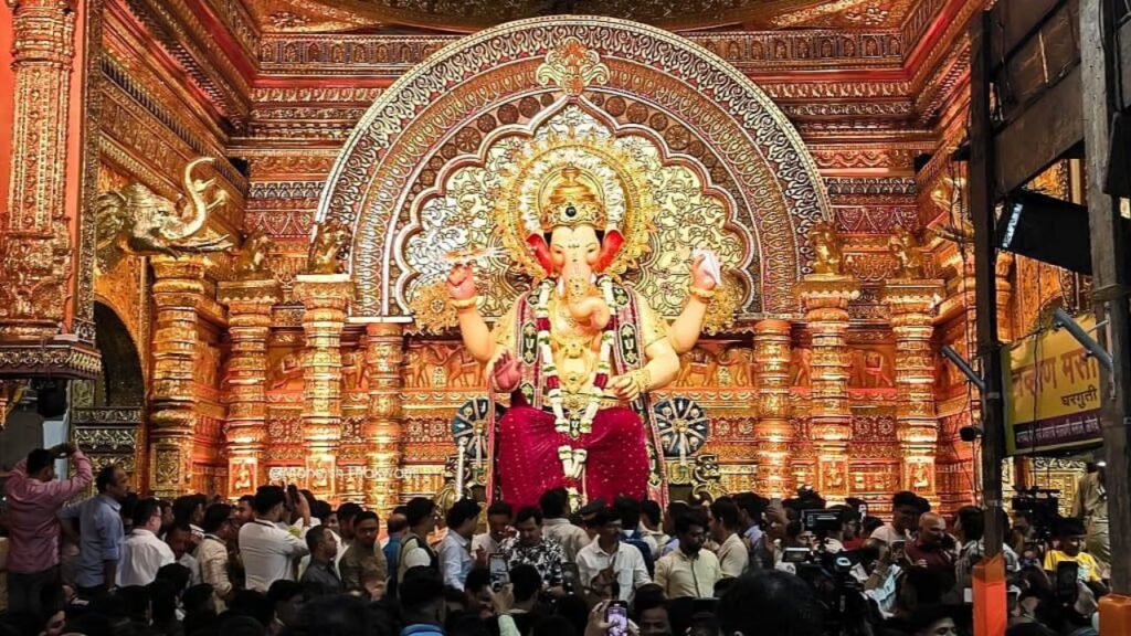 Devotees at Lalbaughcha Raja Darbar in Mumbai