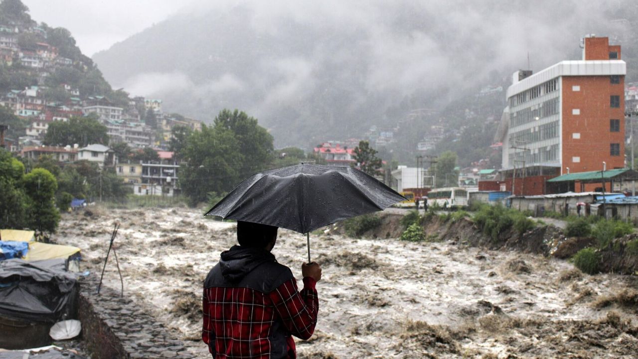 Weather Himachal: Monsoon continues to wreak havoc, throws life in disarray; 400 roads destroyed