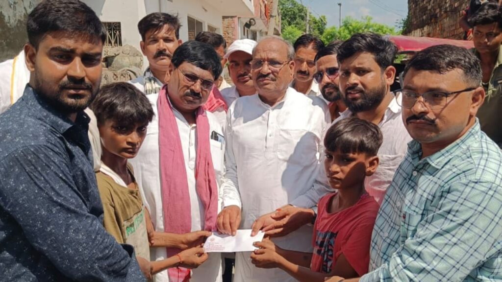 Former UP Minister Sushil Tibrewal meets kids