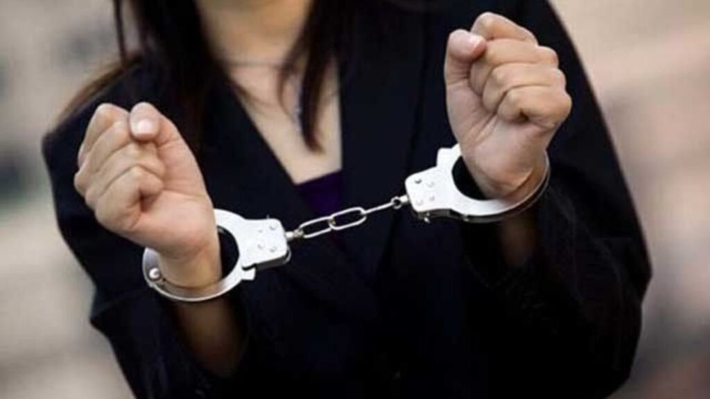 Woman arrested for sending messages to kill husband and herself