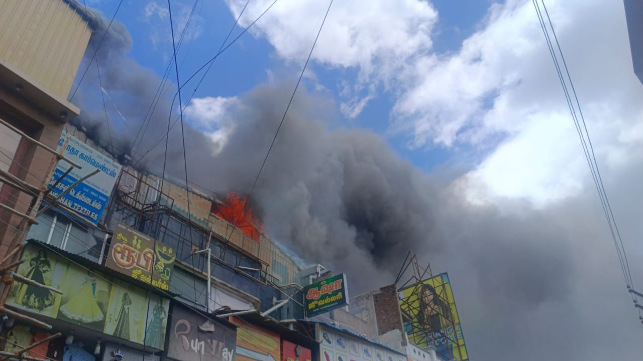 Coimbatore: Massive fire at Town Hall Market sparks panic; 100 evacuated