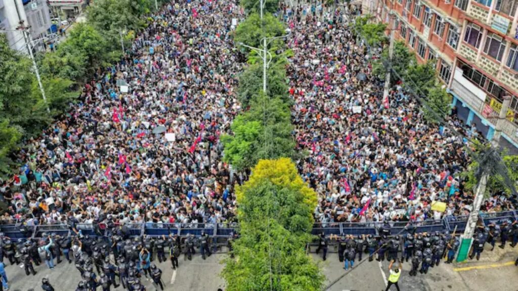 Immense crowd gathered to protest against social media ban