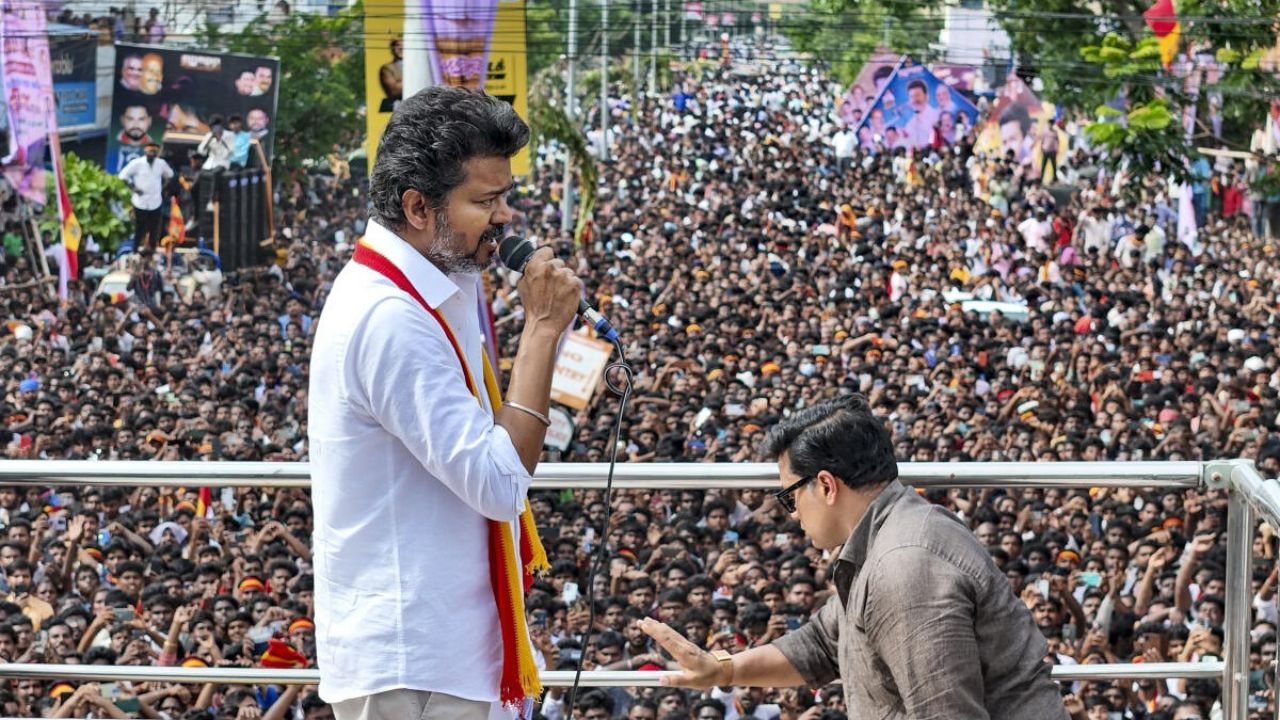 Stampede in Vijay's rally
