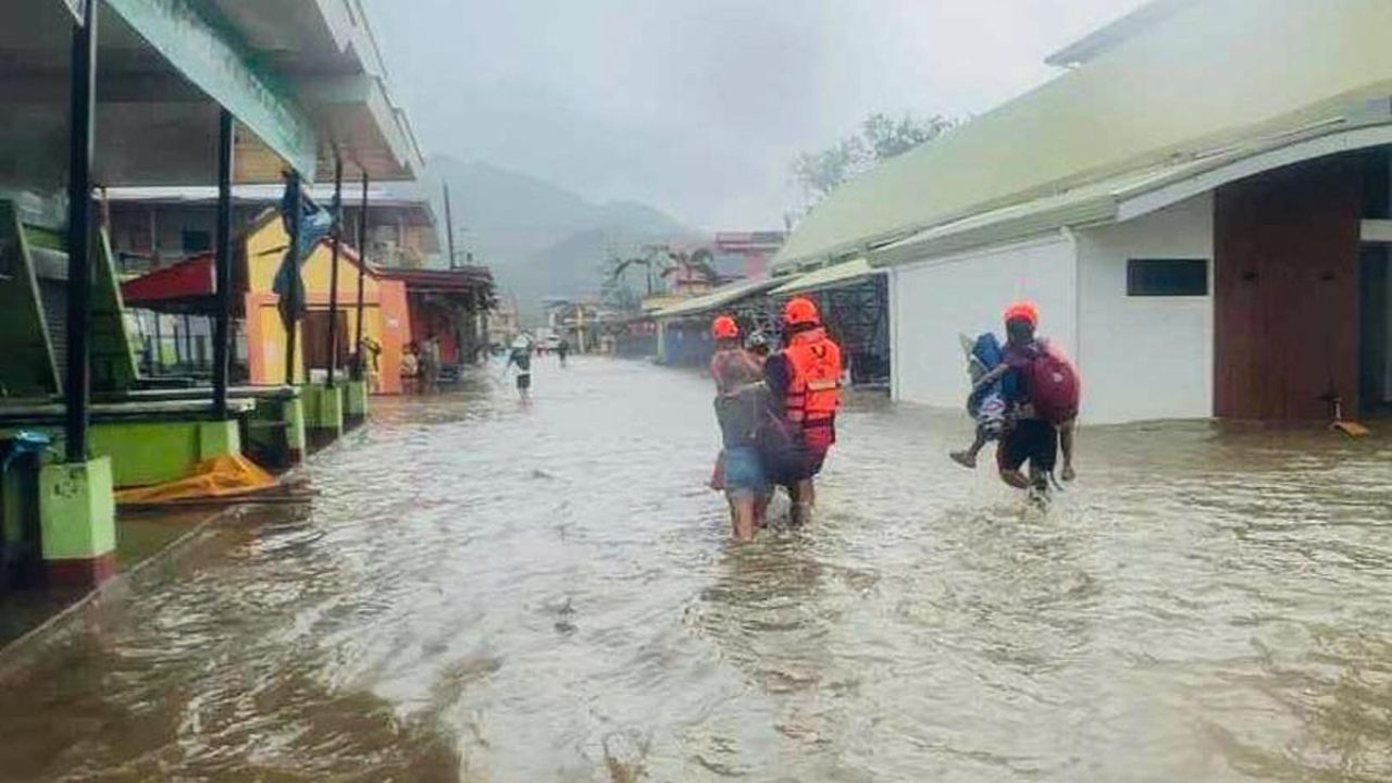 Typhoon Bualoi heading towards Vietnam after wreaking havoc in Philippines; Thousands evacuated