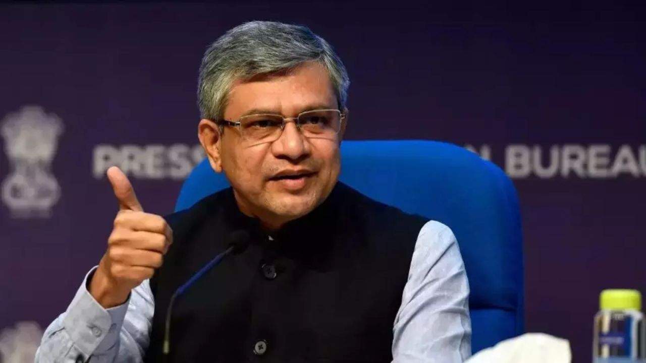 Cabinet approves 8th Pay Commission, 50 lakh employees to benefit; Details here Cabinet approves 8th Pay Commission, 50 lakh employees to benefit; Details here