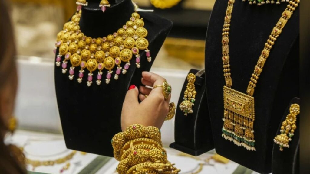 Gold price rises 