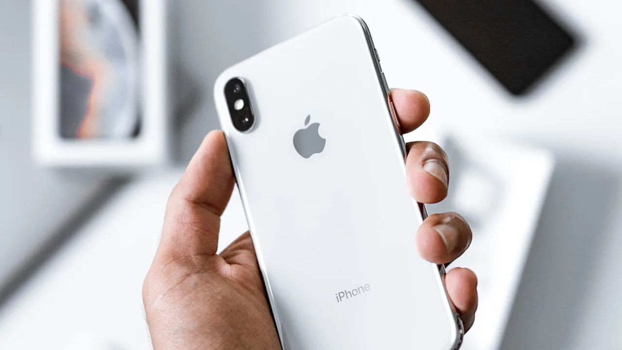 What does the ‘i’ in iPhone name mean? Apple itself revealed this secret What does the ‘i’ in iPhone name mean? Apple itself revealed this secret