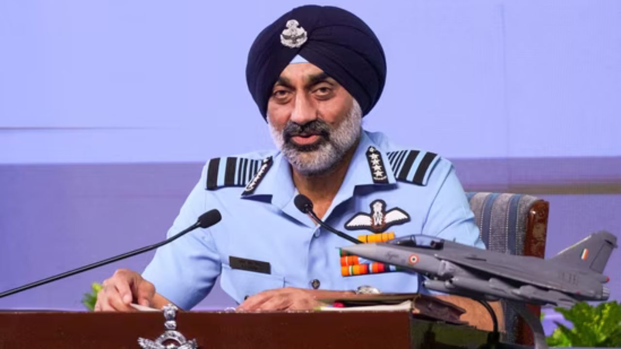 IAF chief mocks Pak for telling facinating stories