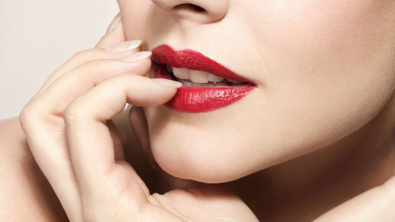 How much lipstick does a woman eat in her lifetime? Answer may shock you How much lipstick does a woman eat in her lifetime? Answer may shock you