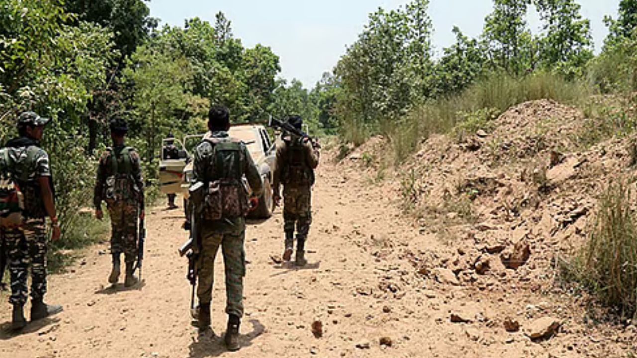 Chhattisgarh: Two villagers killed by naxalites in Bijapur Chhattisgarh: Two villagers killed by naxalites in Bijapur