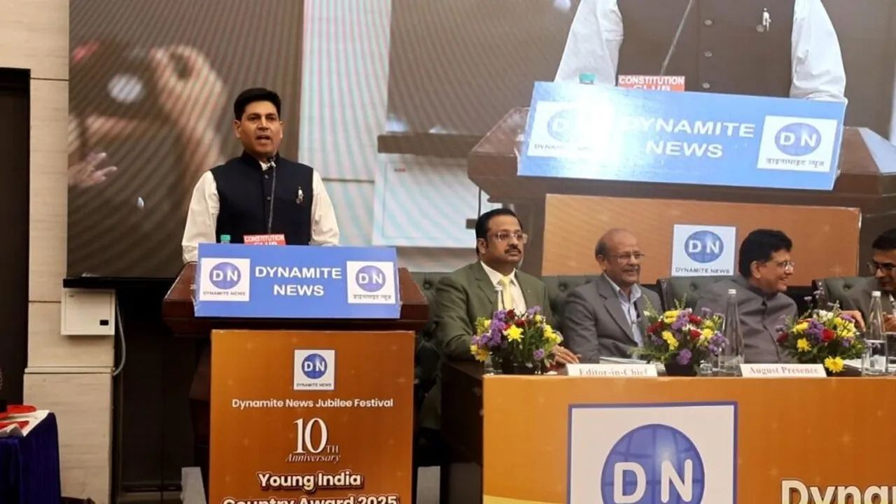 Vote of Thanks by Executive Editor Subhash Raturi.