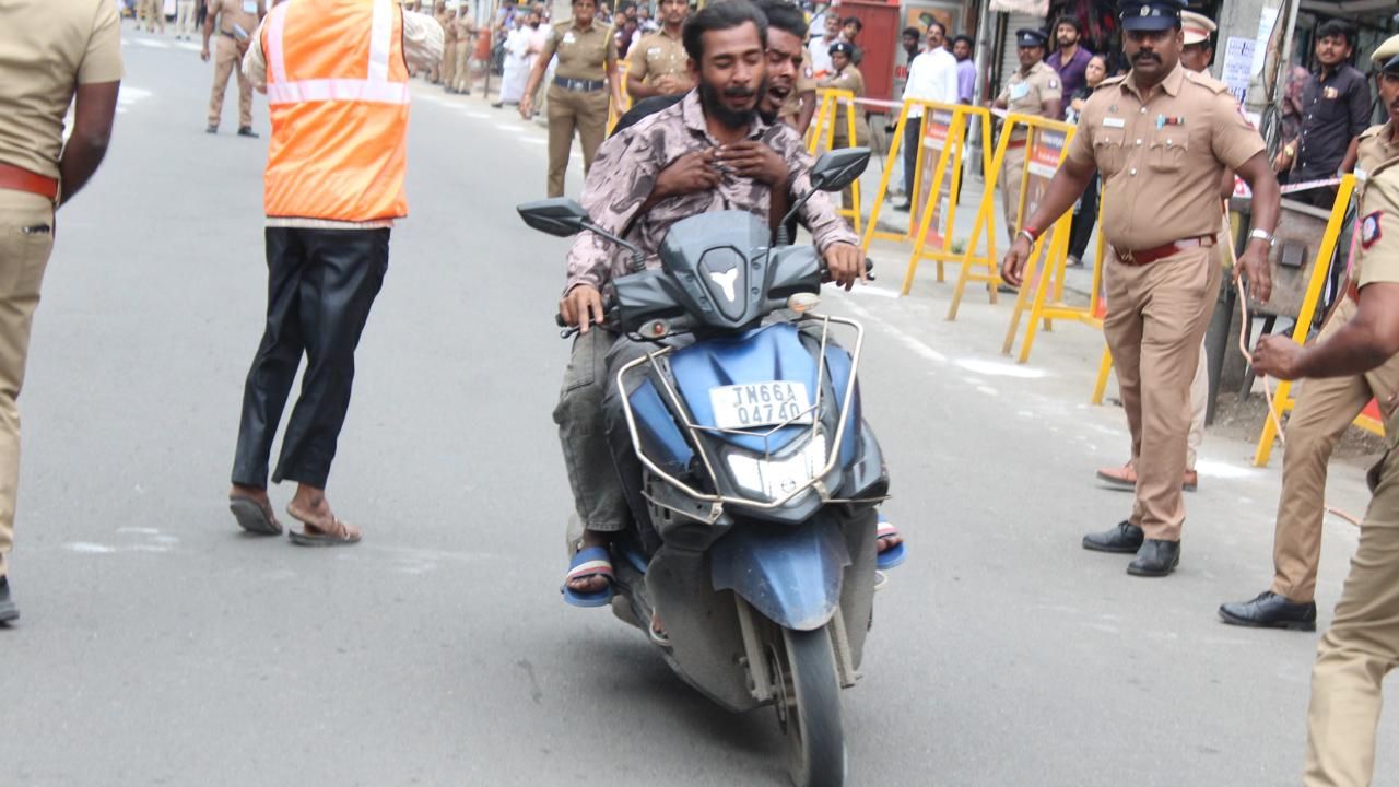 Security breach as youths enter VP convoy in Coimbatore