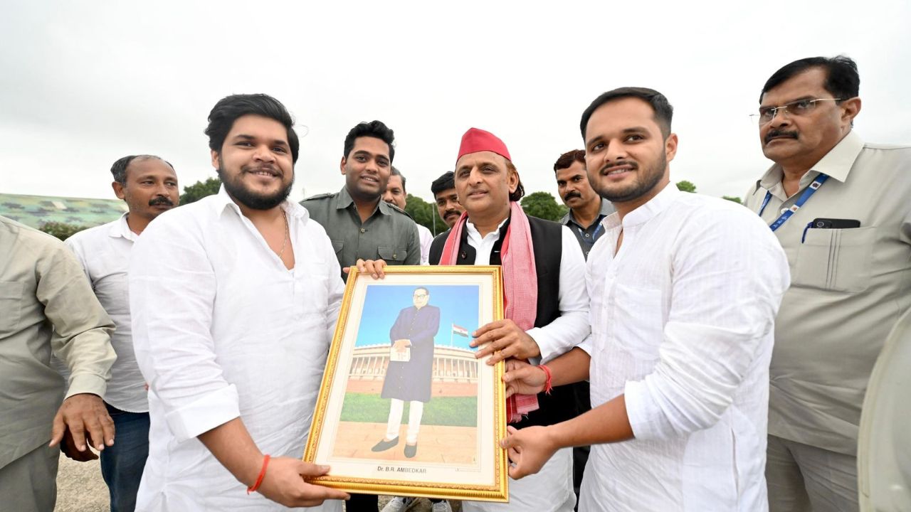 Akhilesh Yadav Begins Bihar Election Campaign, Urges Voters To Support INDIA Bloc Candidates Akhilesh Yadav Begins Bihar Election Campaign, Urges Voters To Support INDIA Bloc Candidates