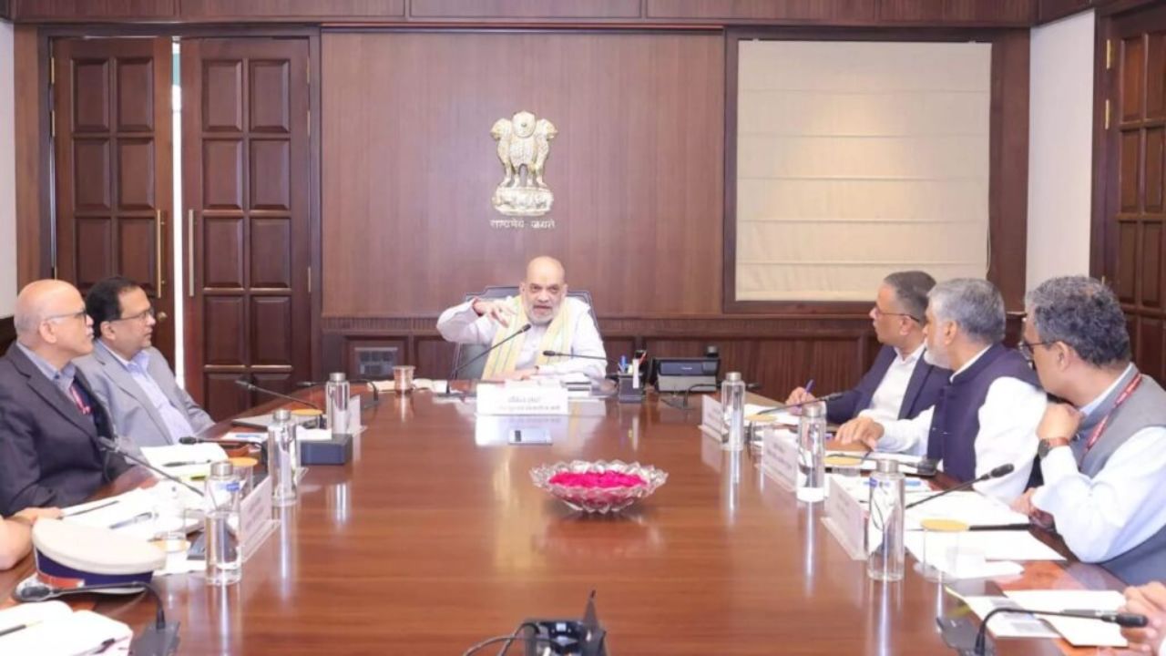 After Red Fort Blast, Amit Shah Holds High-Level Security Meet; Gujarat Visit Cancelled