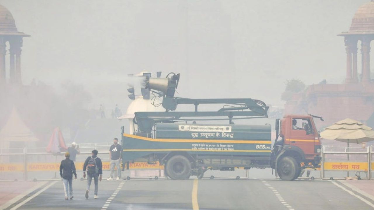 SC takes strict note of Delhi-NCR air pollution; Orders continuous monitoring