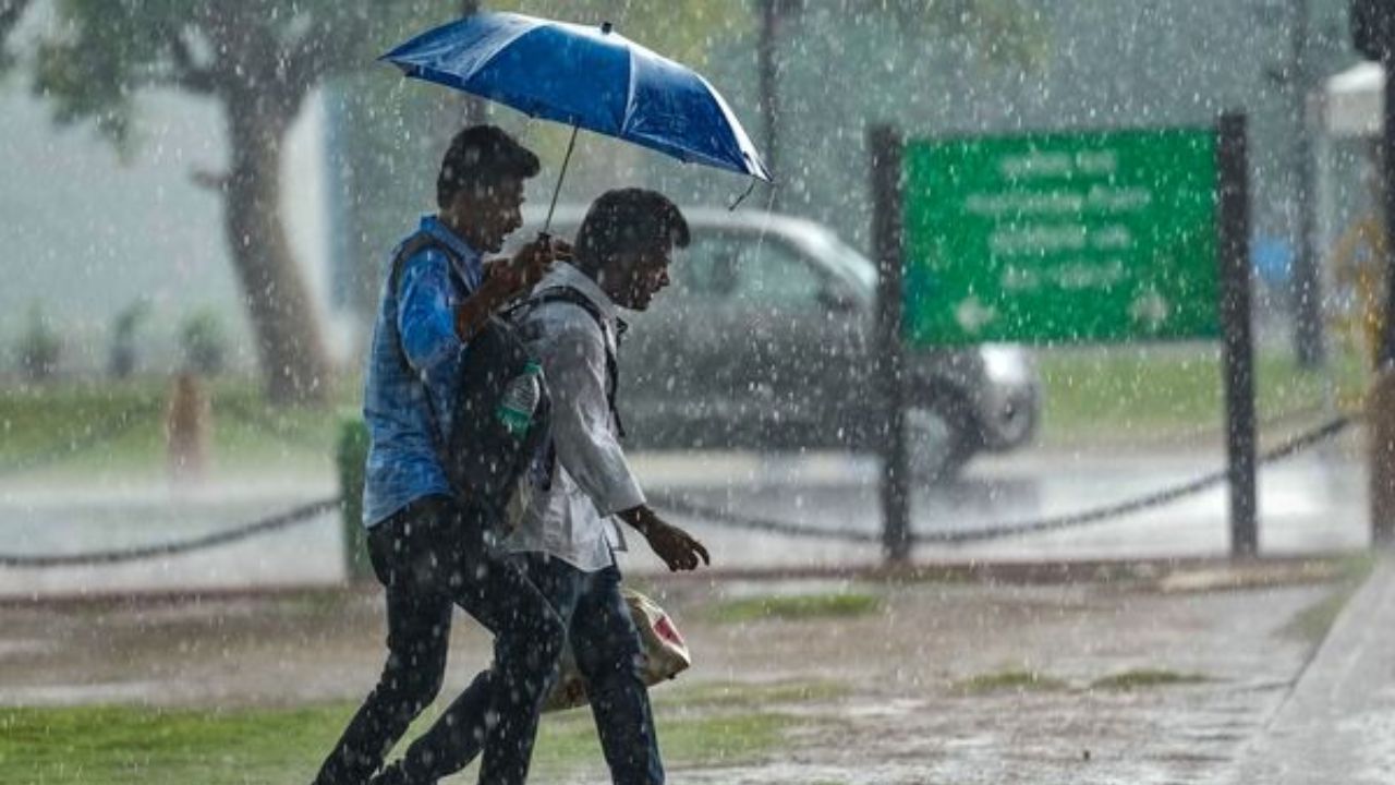 Delhi, Uttar Pradesh & Bihar Brace for severe cold as IMD warns of rain in five states