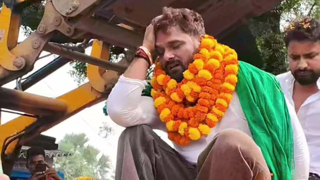 Khesari Lal Yadav turns emotional as he trails in Chhapra; Leaves counting center midway