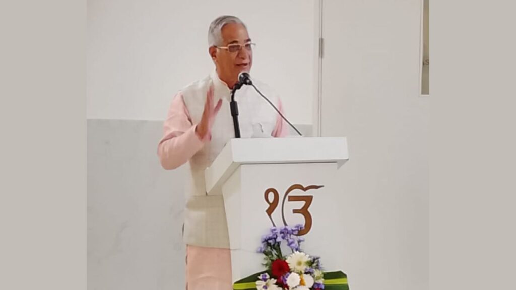 Lahar Singh Siroya addresses the gathering during the event