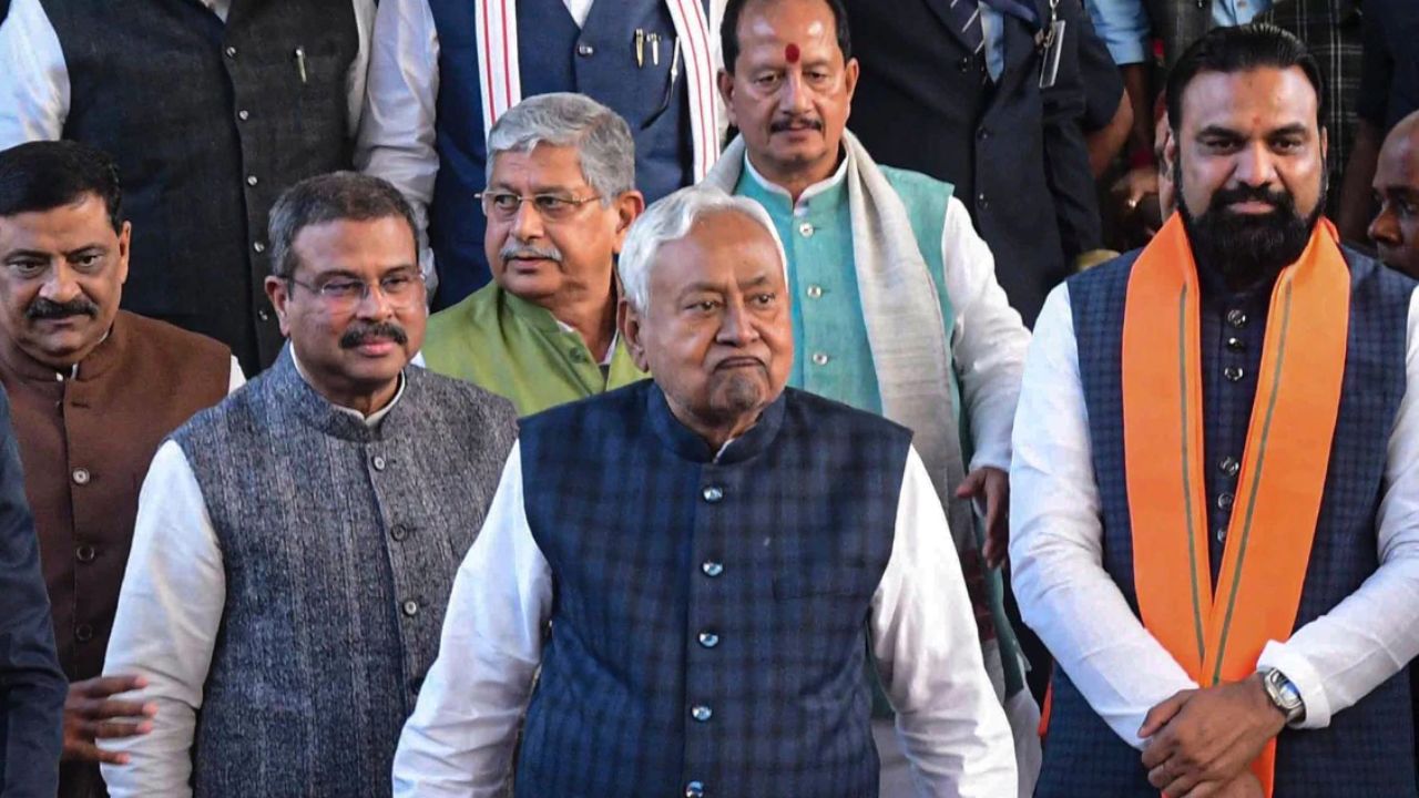 Nitish Kumar to take oath as Bihar CM for 10th time today; Old faces likely to dominate Cabinet