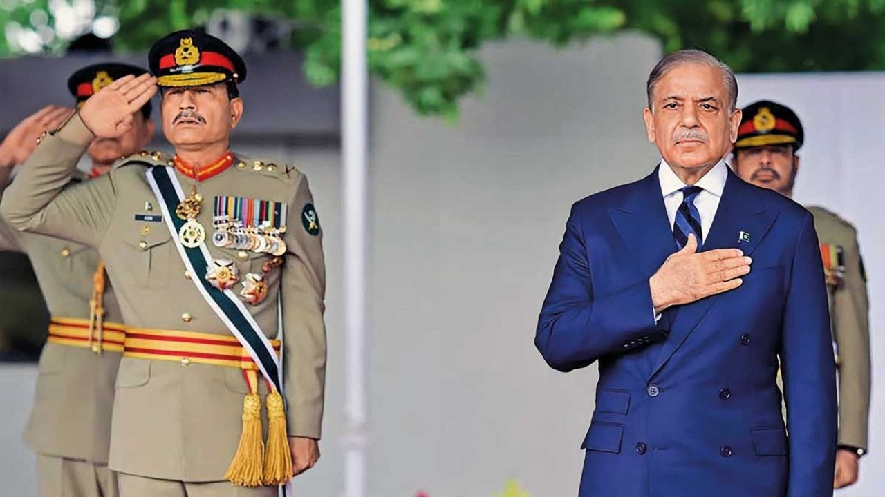 Shehbaz Sharif Plans Constitutional Amendment to Expand Powers of Field Marshal Asim Munir