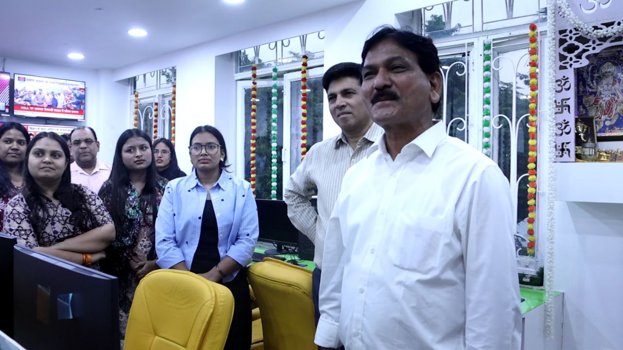 Former Rajya Sabha Media Director Pawan Kumar Visits Dynamite News Headquarters, Praises Its Journey