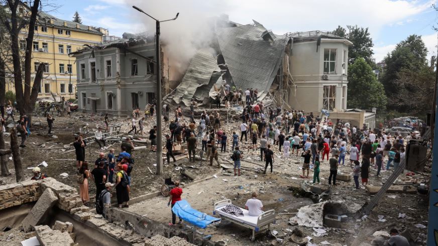 Russia Unleashes Massive Strike on Kyiv: Fires Rage; 8 dead, 35 injured