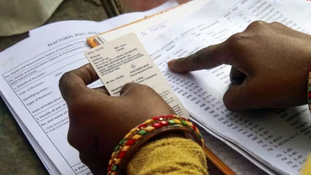 EC extends SIR update deadline by 7 days; Voter list revision extended in 12 states