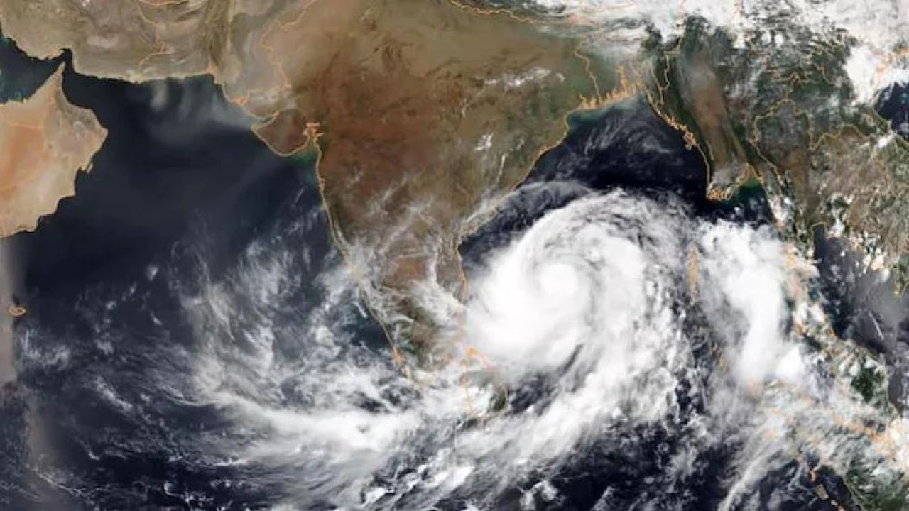 Cyclone ‘Senyar’ is active; IMD issues alert for heavy rain and strong winds in these states