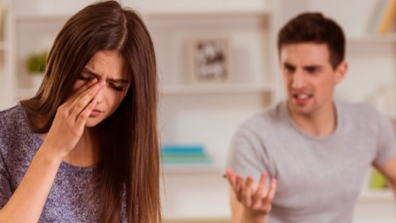 When Love Turns Into Control: Five signs you have a dominating partner