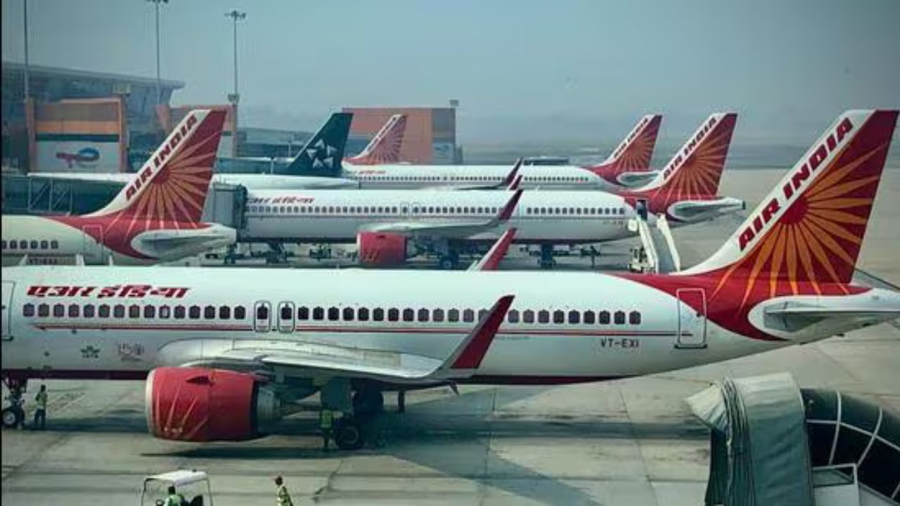 Delhi Airport: Over 100 flights delayed due to a technical glitch with traffic control system