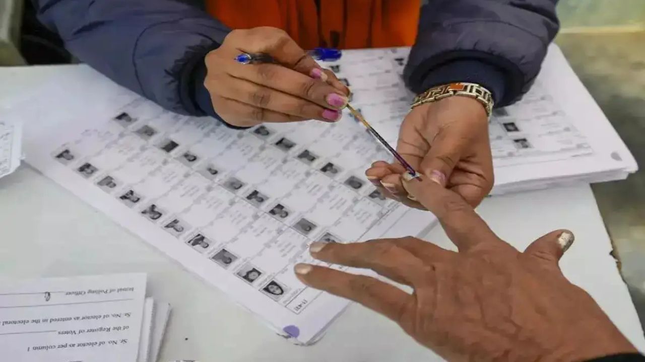 Bihar Elections: Leaders step up campaigning from Seemanchal to Champaran ahead of 2nd Phase