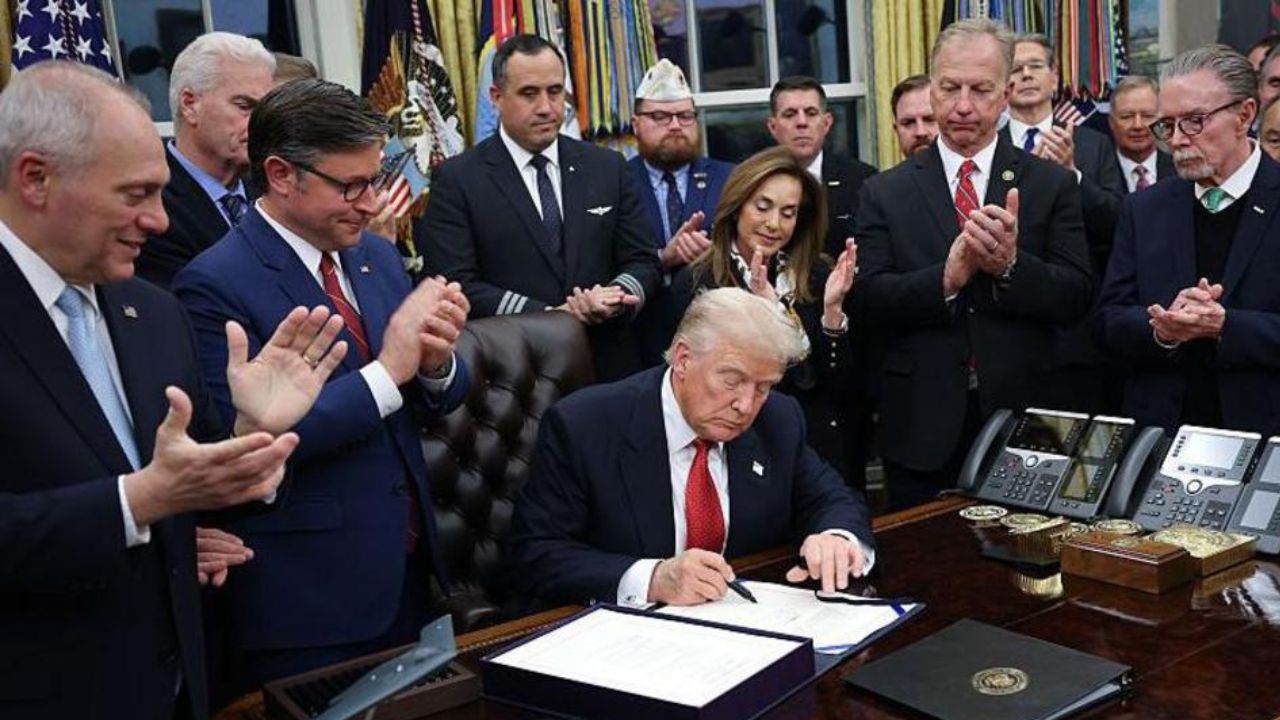 US shutdown ends after 43 days; President Trump signs bill