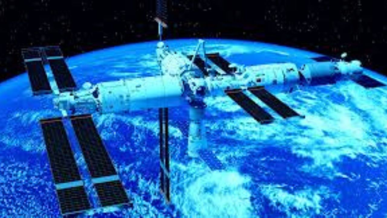 Chinese astronauts stranded in space to return after spacecraft malfunction delay