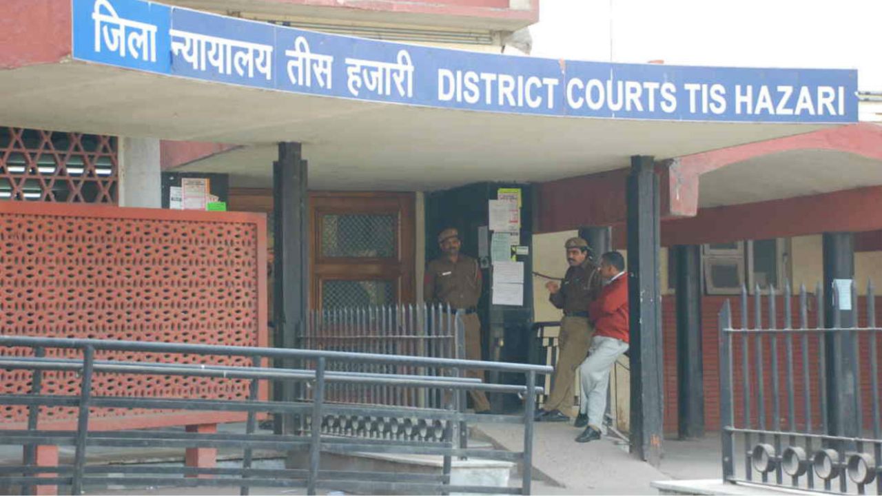 Delhi lower courts, two schools get bomb threat calls; Police in action