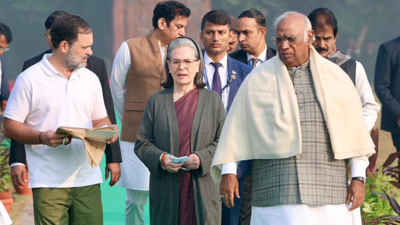 Congress leaders pay tribute to former PM Indira Gandhi on her 108th birth anniversary