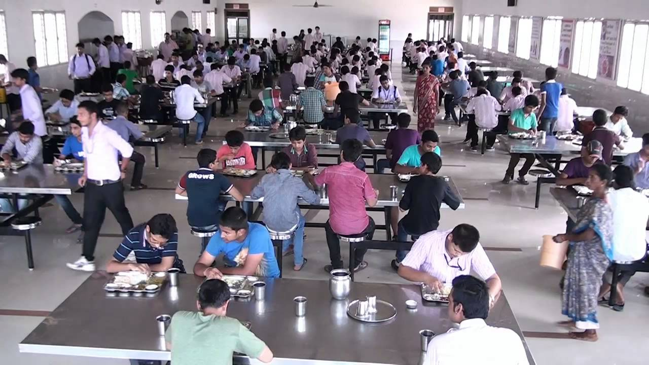 How did a dinner at Telangana hostel land over 50 students in hospital?