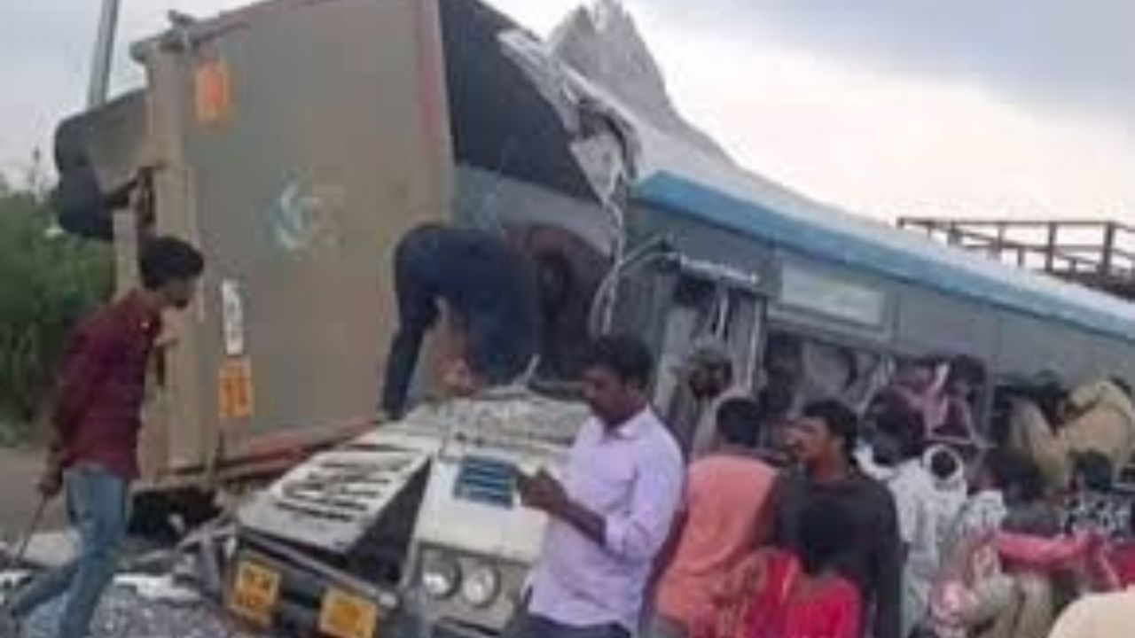 Telangana, Road Accident, CM Reddy, Bus-Truck Collision, 20 killed