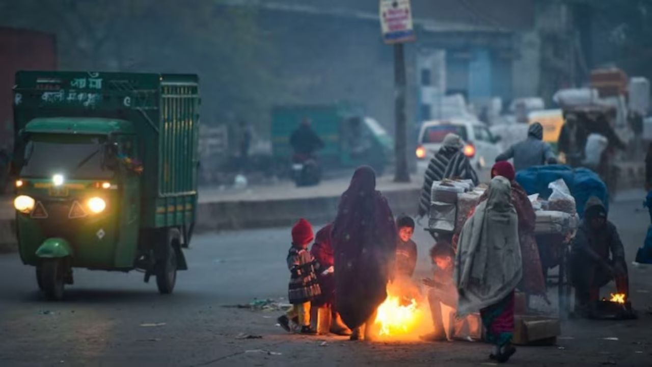 Weather Update: Cold to intensify in Delhi and UP as temperatures dip; Punjab and Haryana also see a rise in chill