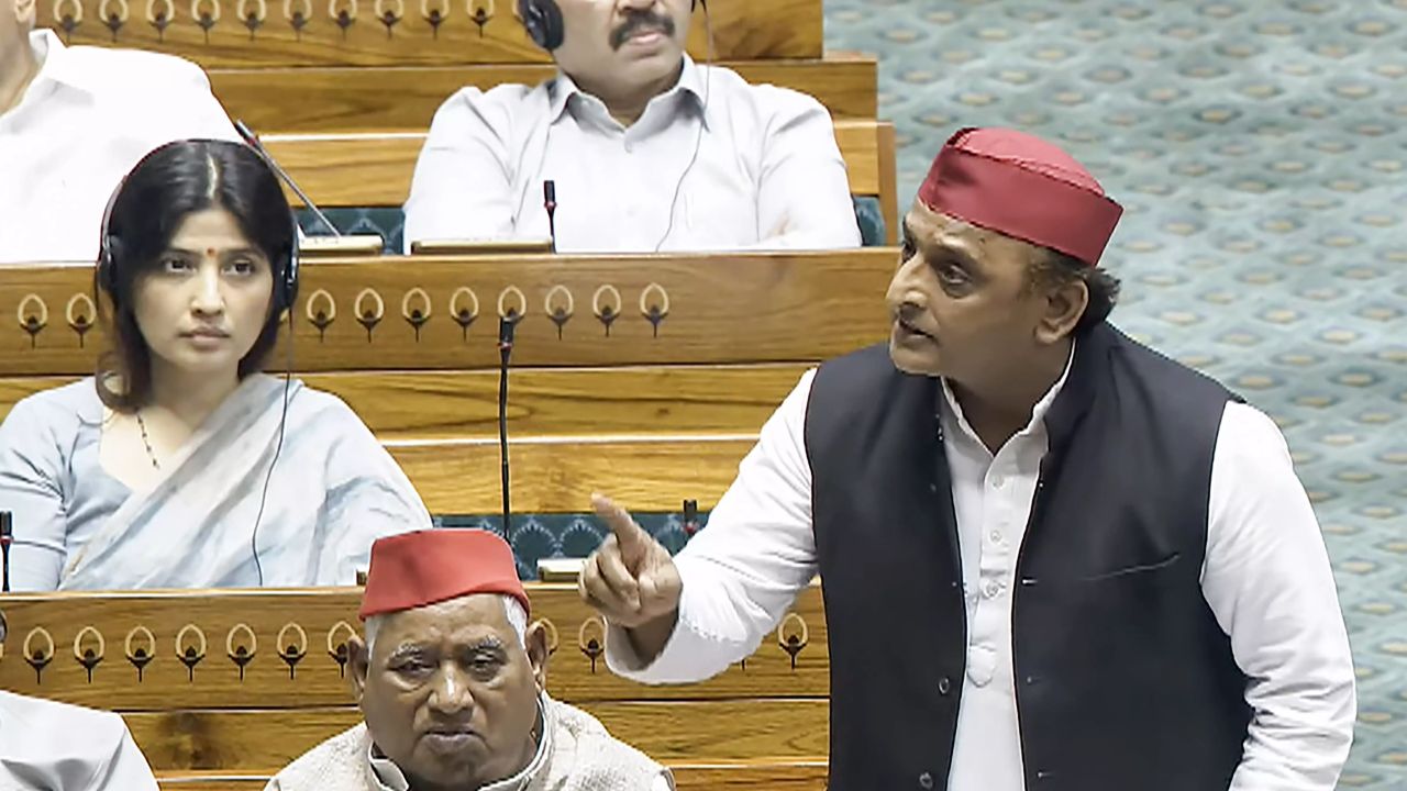 Akhilesh Yadav Claims SIR in UP is NRC in Disguise, Demands Ballot Paper Elections