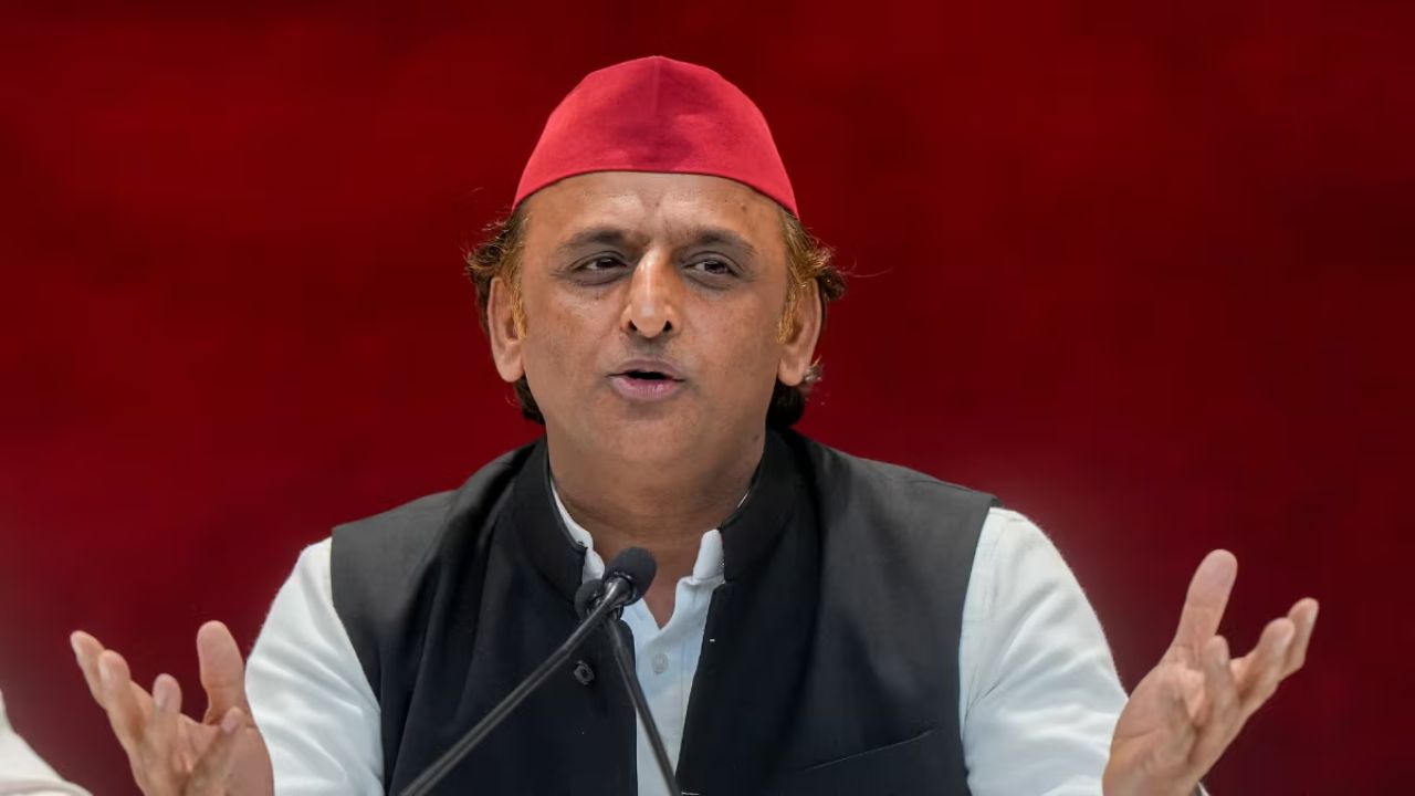 Akhilesh Yadav Slams BJP, Signals South India Alliance and Emphasizes AI in Vision India
