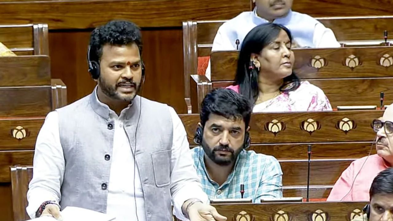 Civil Aviation Minister: Year-Round Airfare Cap Not Feasible, Market-Driven Pricing Essential