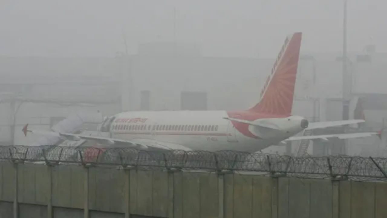 Cold wave grips North India; Weather Department issues alerts, 129 flights canceled