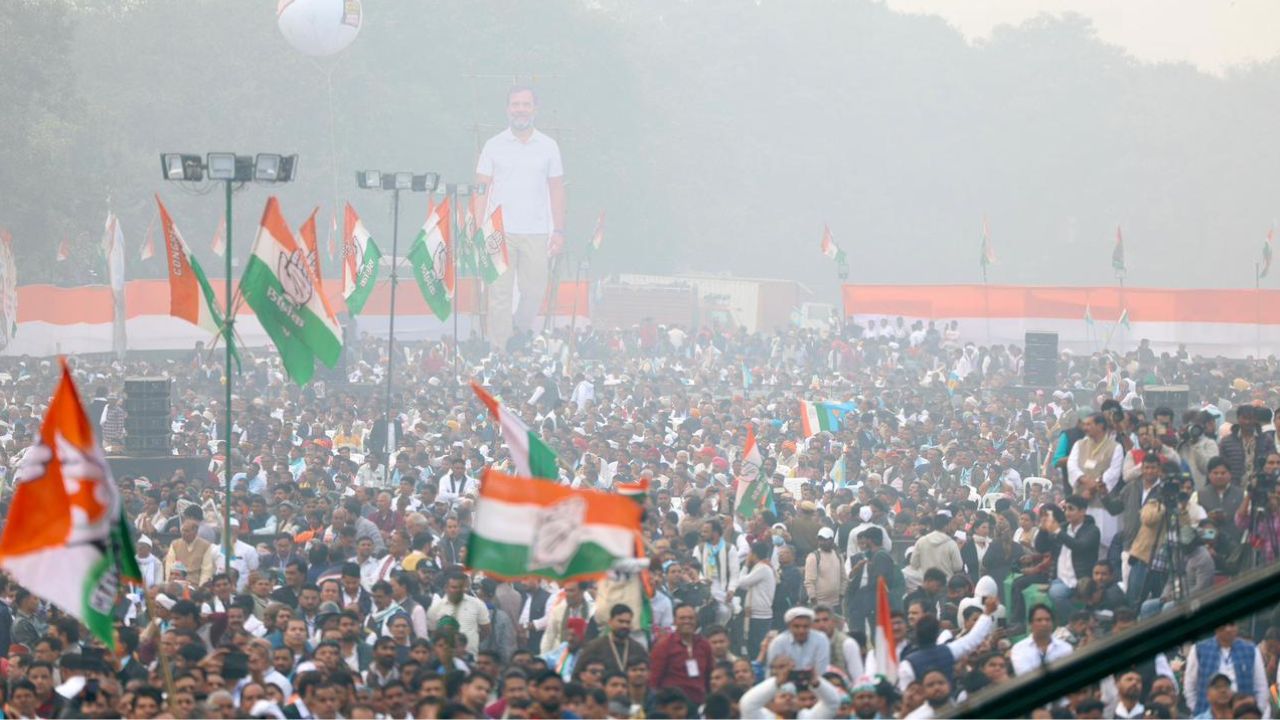 Huge crowd turns up at Maha Rally at Ramlila Maidan Huge crowd turns up at Maha Rally at Ramlila Maidan