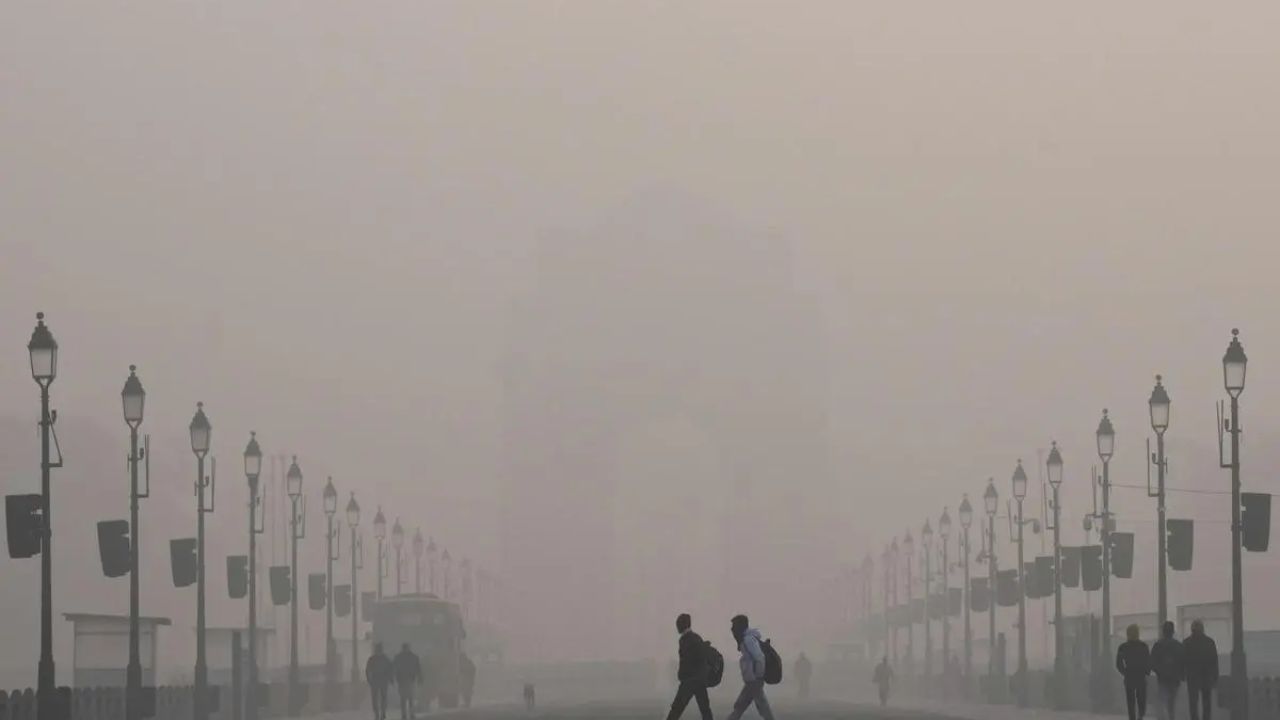 Delhi chokes as severe AQI persists, December turns out more polluted than last year