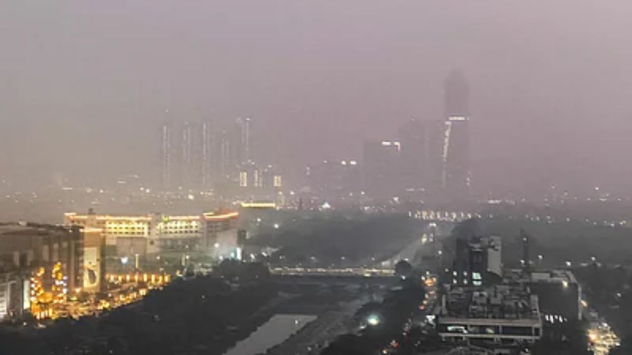 AQI crosses 400 in several parts of Delhi amid rising pollution; Health concerns grow