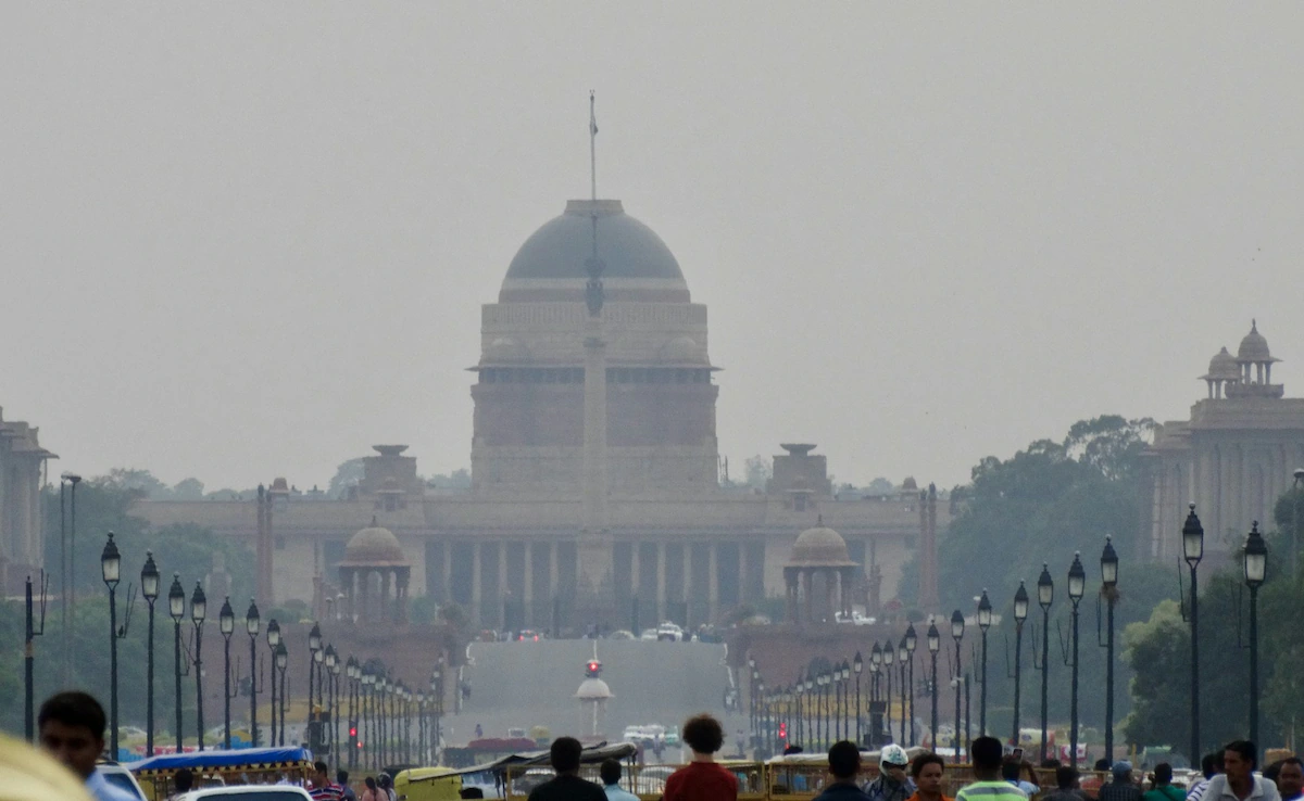 Delhi-NCR chokes as AQI soars past 350; Residents struggle for breath
