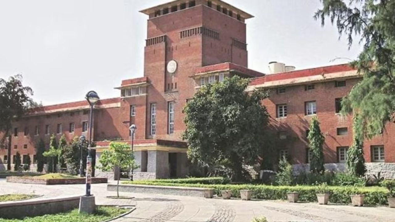 Two Delhi University colleges get bomb threat emails, authorities on alert; Full story here