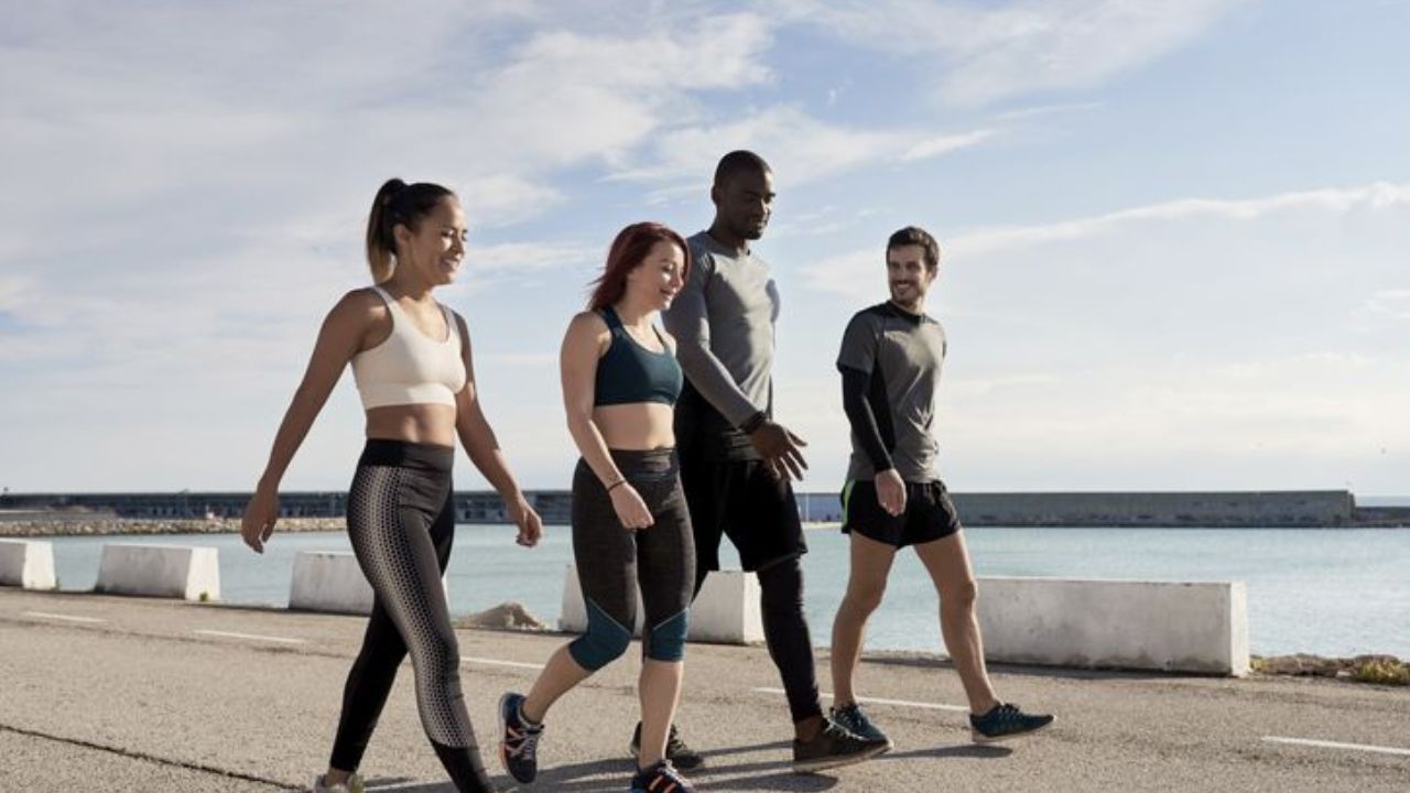 Fart Walk: The Quirky Post-Meal Trend Boosting Digestion, Heart Health, and Mood